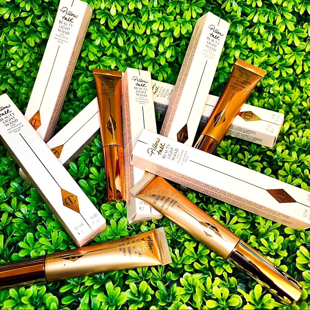 🥰PILLOW TALK BEAUTY LIGHT WAND BY CHARLOTTE TILBURY😘